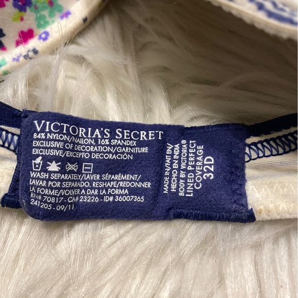 Victorias Secret Bra 32D Floral Lined Perfect Coverage Underwire Back Closure - Picture 7 of 7